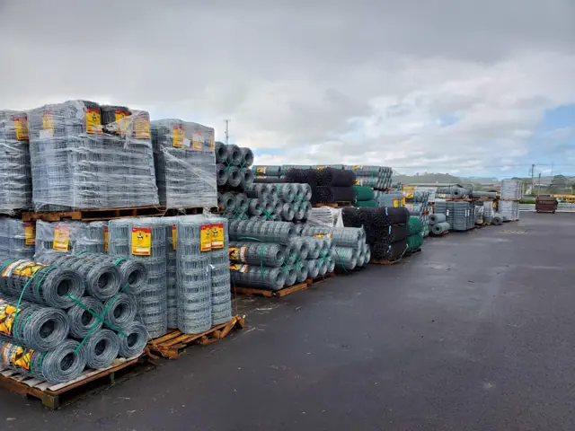 Fencing wire selection